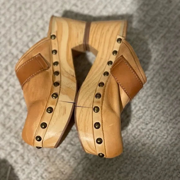 NWOT Free People Culver‎ City Leather Taupe Studded Clogs Sz 38/us8 - Picture 7 of 11